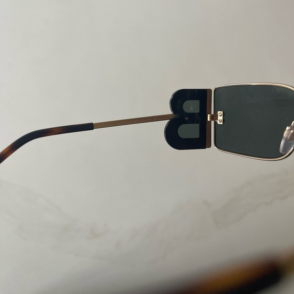 GOLD B BURBERRY SUNGLASSES - Picture 6 of 9